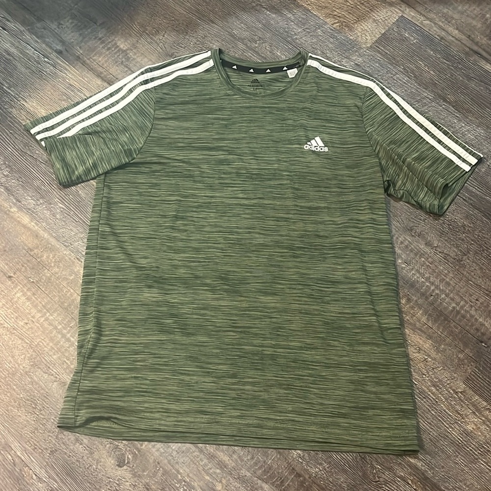 GUC mens Adidas T-shirt size medium